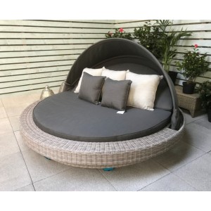 Signature Weave Garden Furniture Madison Extra Large Daybed Signature Weave Garden Furniture Madison Extra Large Daybed