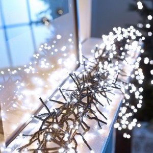 960 Cool White LED Cluster Christmas Lights 960 Cool White LED Cluster Christmas Lights